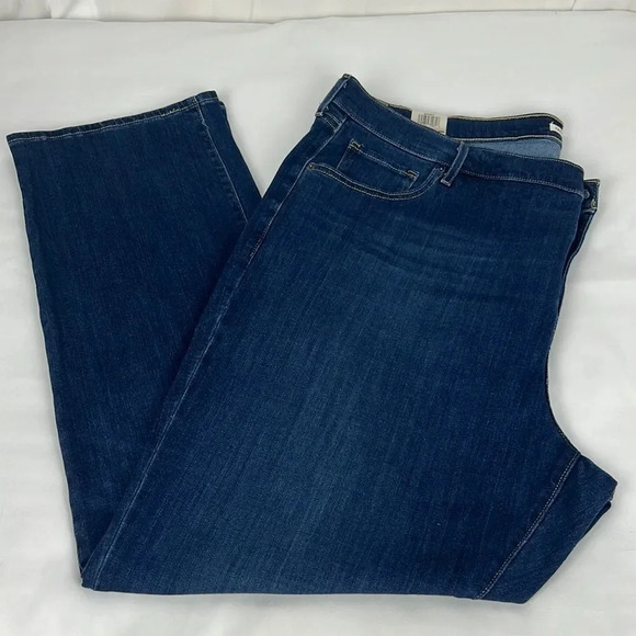 Levi’s NEW Women’s 22W 724 High Rise Straight Hypersoft Jean - Picture 1 of 13